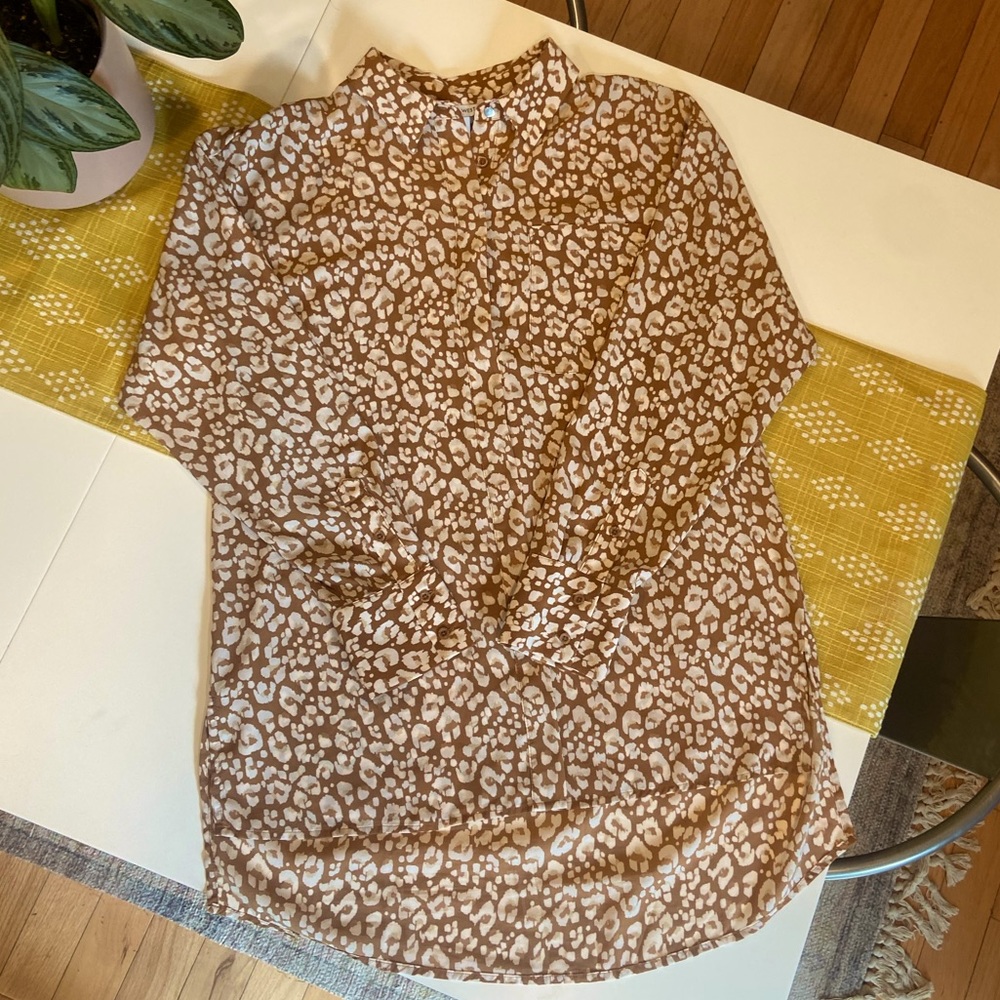 Nine West Button down tunic top